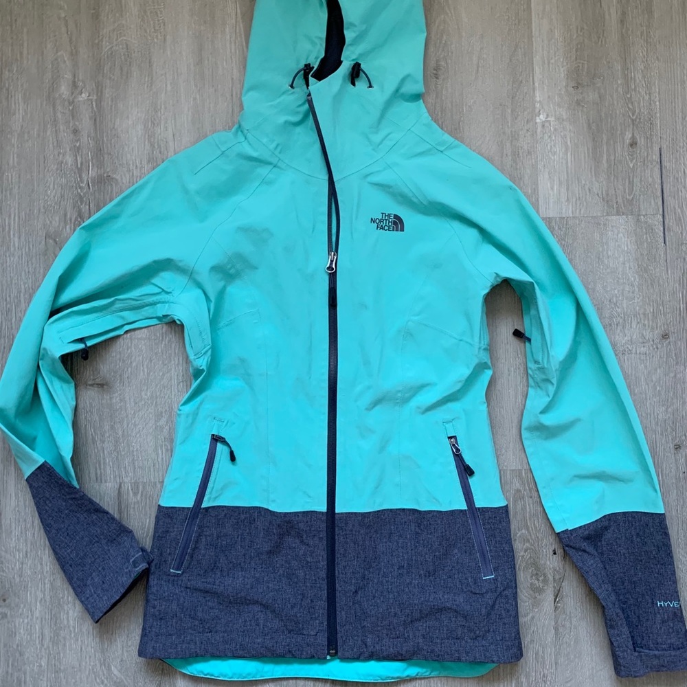 XS North Face Raincoat